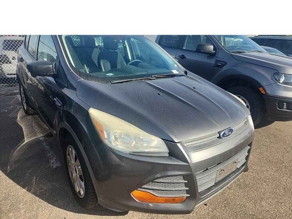 2016 Ford Escape S's photo