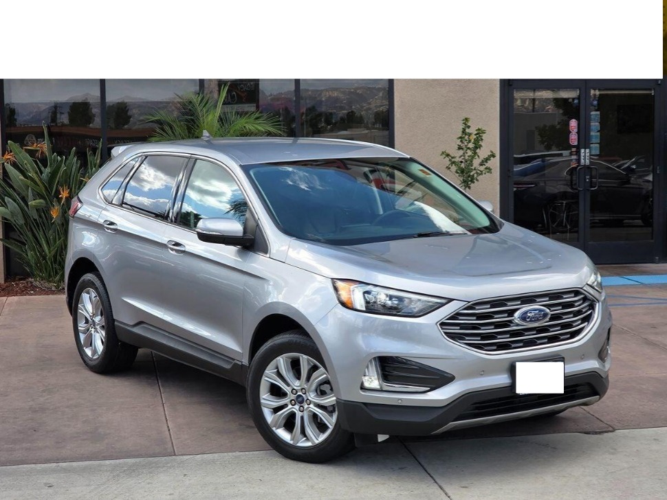 2022 Ford Edge Titanium's photo