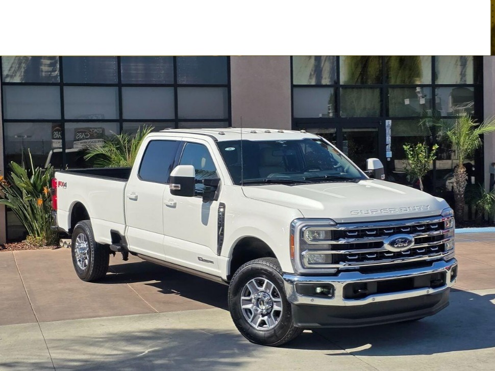 2023 Ford F-350 Super Duty Lariat's photo