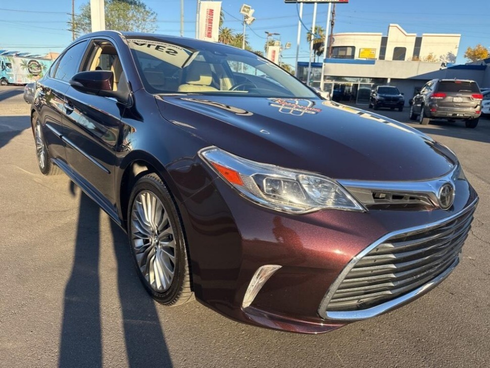 2017 Toyota Avalon Limited's photo