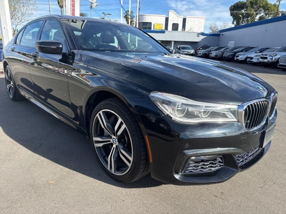 2018 BMW 7 Series 750i's photo